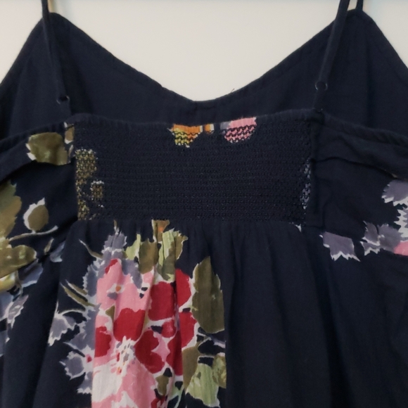 American Eagle - Navy Floral Tank - Picture 4 of 4